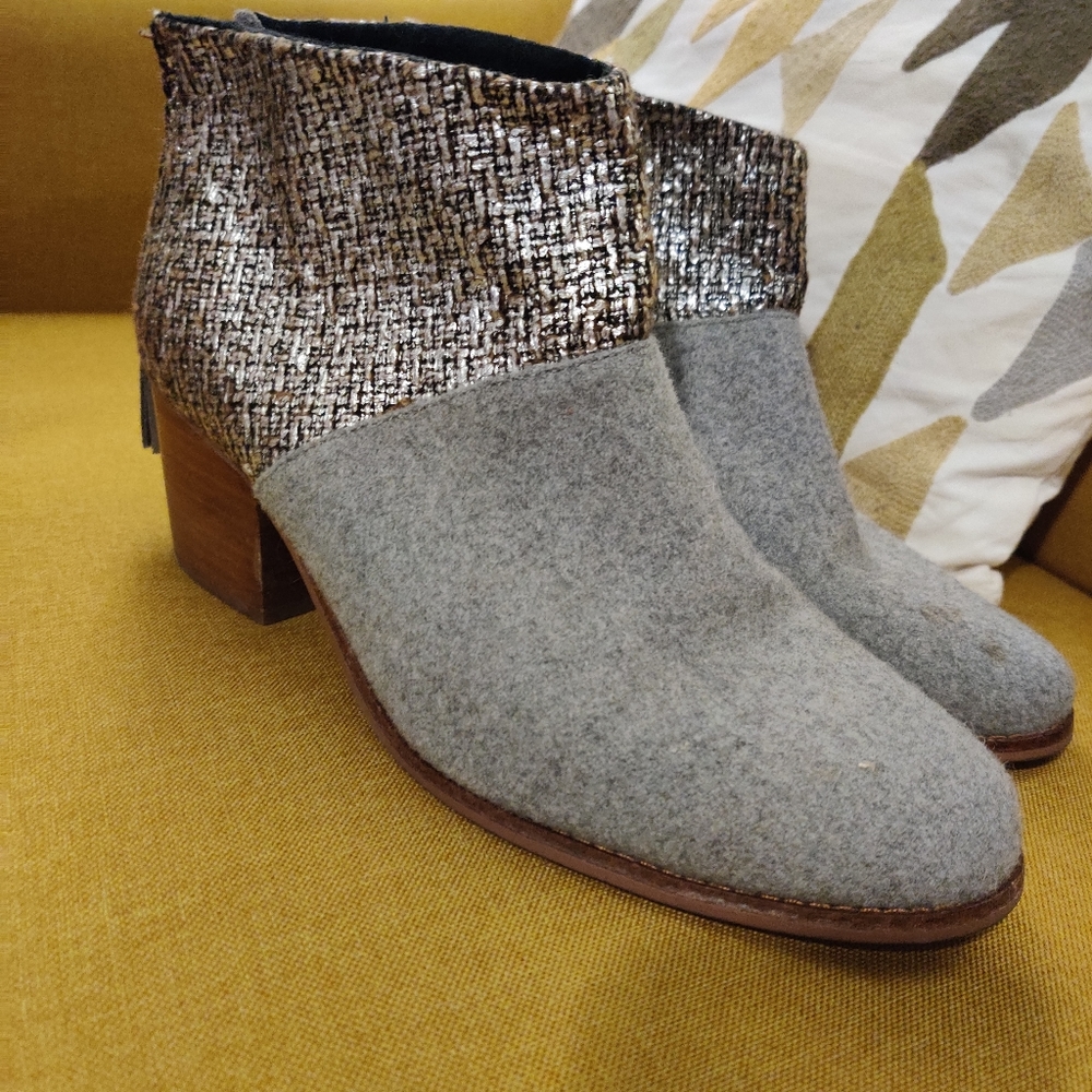 Toms Leila Gray Silver Booties Sz 10